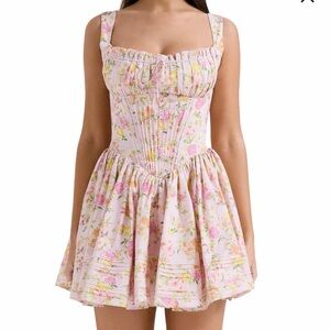 Natassia Corset Cotton Blend Cocktail Minidress
HOUSE OF CB - sz M + full cup